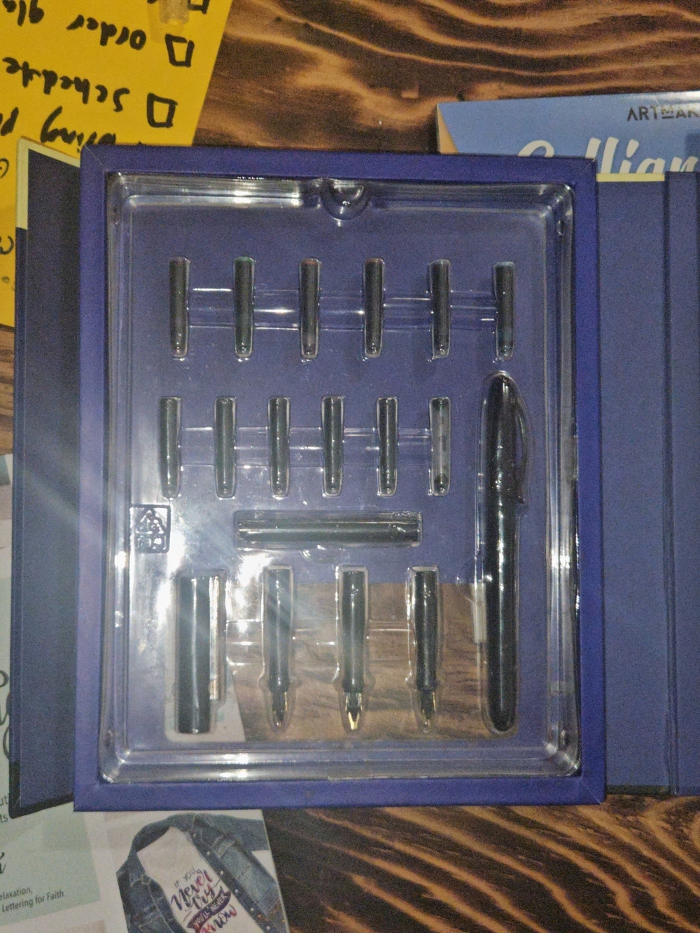 ArtMaker Beginner Calligraphy Lettering Kit - Picture 5 of 9